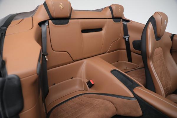 Used 2025 Ferrari Roma Spider for sale $324,900 at Alfa Romeo of Greenwich in Greenwich CT 06830 21