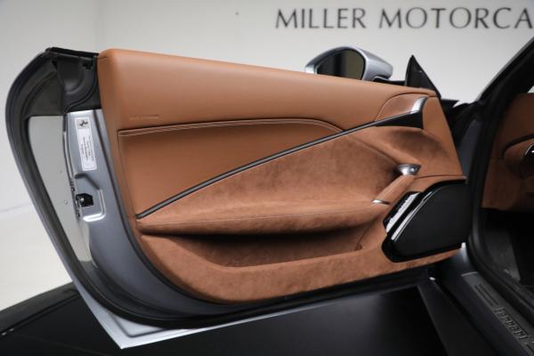 Used 2025 Ferrari Roma Spider for sale $324,900 at Alfa Romeo of Greenwich in Greenwich CT 06830 22