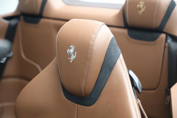 Used 2025 Ferrari Roma Spider for sale $324,900 at Alfa Romeo of Greenwich in Greenwich CT 06830 23