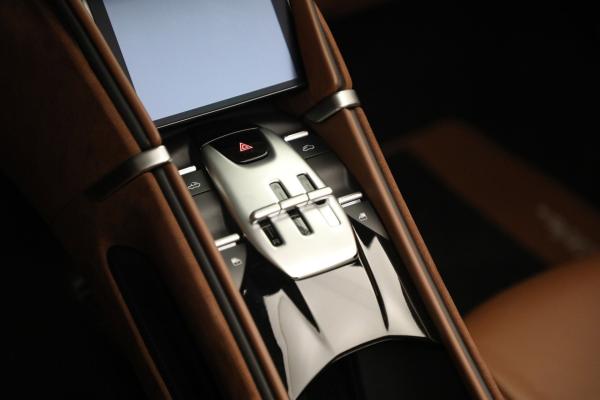 Used 2025 Ferrari Roma Spider for sale $324,900 at Alfa Romeo of Greenwich in Greenwich CT 06830 24