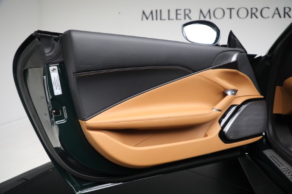Used 2025 Ferrari Roma Spider for sale $334,900 at Alfa Romeo of Greenwich in Greenwich CT 06830 22