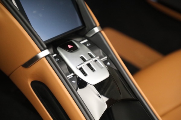 Used 2025 Ferrari Roma Spider for sale $334,900 at Alfa Romeo of Greenwich in Greenwich CT 06830 23
