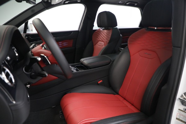 Used 2025 Bentley Bentayga EWB Azure V8 for sale $255,900 at Alfa Romeo of Greenwich in Greenwich CT 06830 17