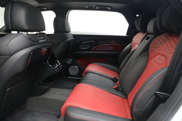 Used 2025 Bentley Bentayga EWB Azure V8 for sale $255,900 at Alfa Romeo of Greenwich in Greenwich CT 06830 19