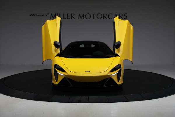 Used 2024 McLaren Artura for sale $193,900 at Alfa Romeo of Greenwich in Greenwich CT 06830 13