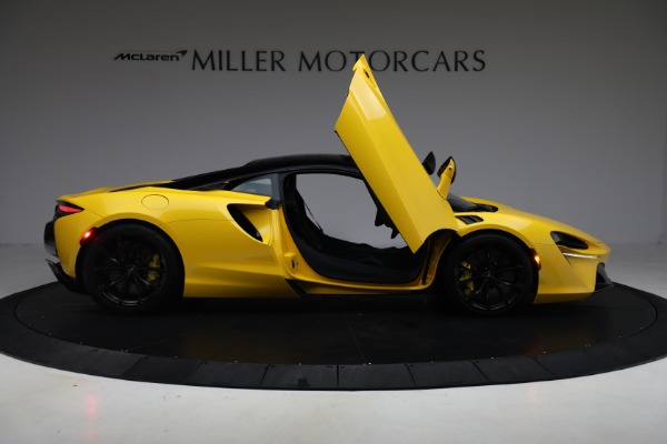 Used 2024 McLaren Artura for sale $193,900 at Alfa Romeo of Greenwich in Greenwich CT 06830 19