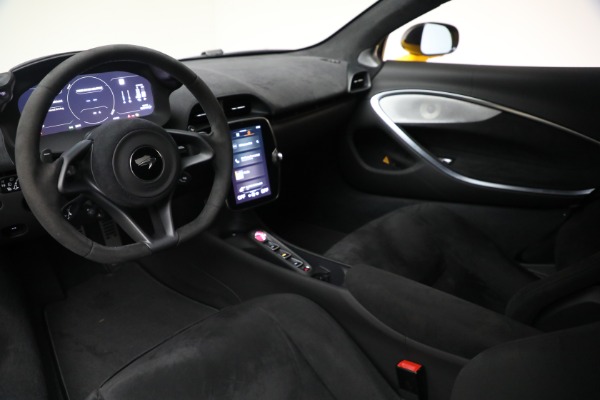 Used 2024 McLaren Artura for sale $193,900 at Alfa Romeo of Greenwich in Greenwich CT 06830 23