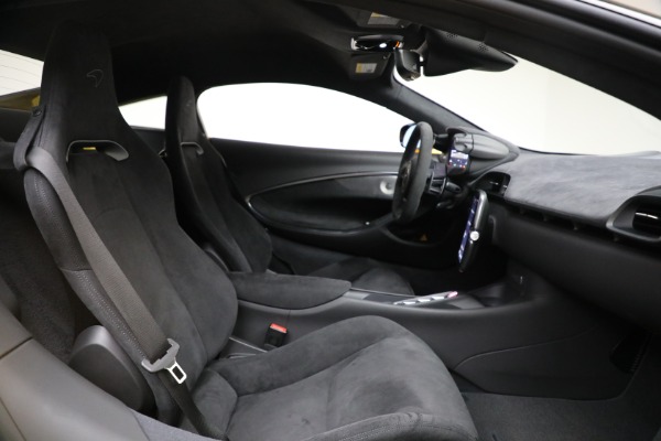 Used 2024 McLaren Artura for sale $193,900 at Alfa Romeo of Greenwich in Greenwich CT 06830 25