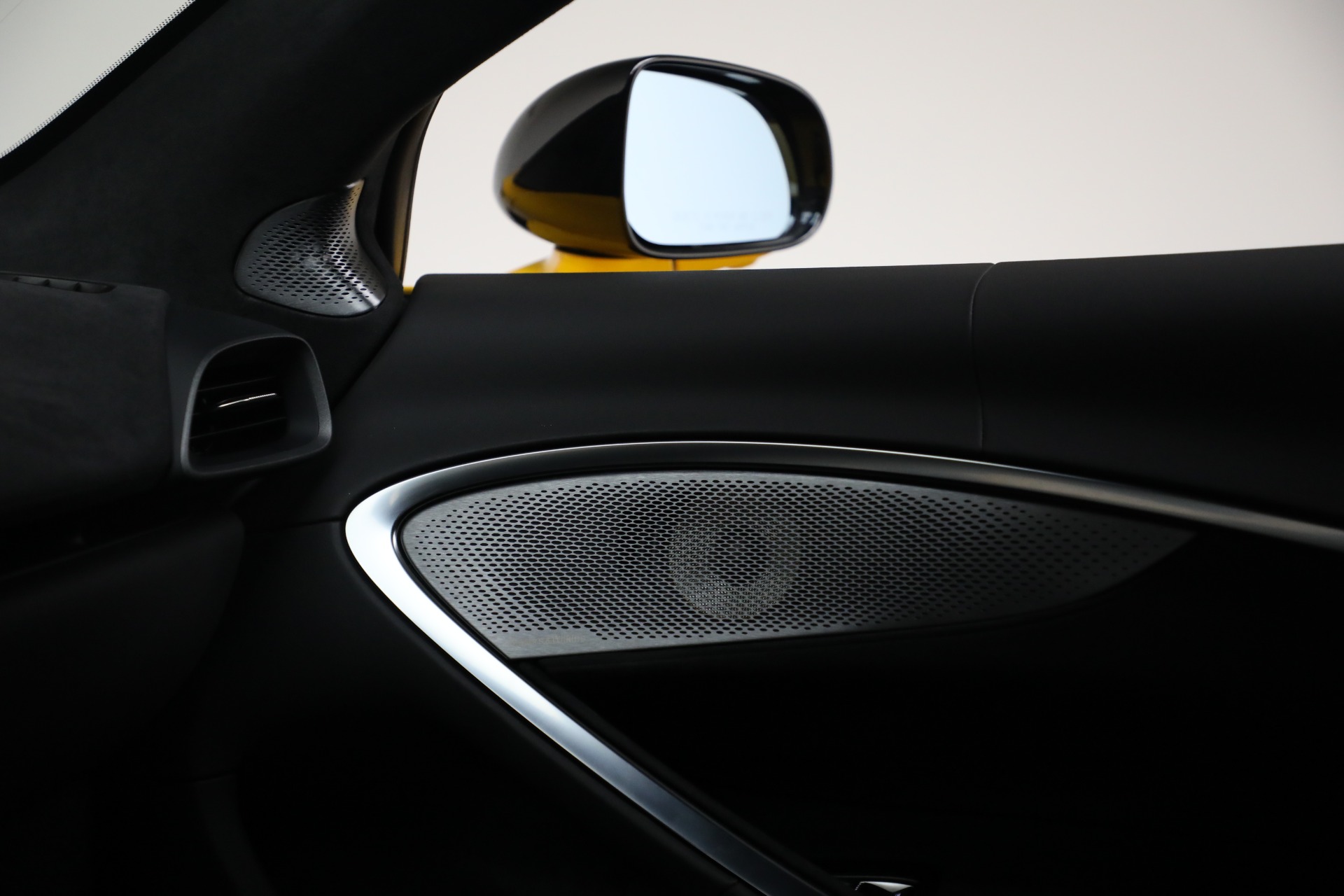 2024 McLaren Artura Base - Photo 30