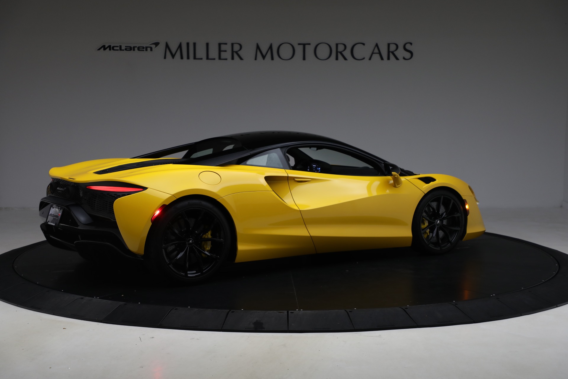 2024 McLaren Artura Base - Photo 8