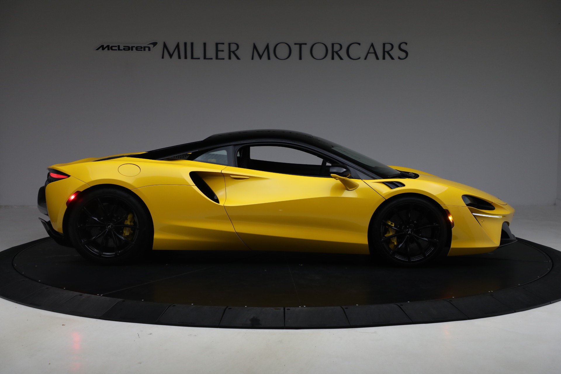 2024 McLaren Artura Base - Photo 9
