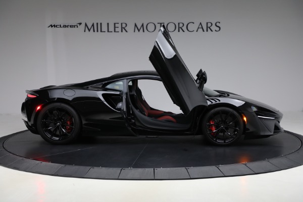 Used 2024 McLaren Artura TechLux for sale $196,900 at Alfa Romeo of Greenwich in Greenwich CT 06830 19