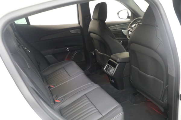 Used 2025 Maserati Grecale Modena for sale $61,116 at Alfa Romeo of Greenwich in Greenwich CT 06830 20