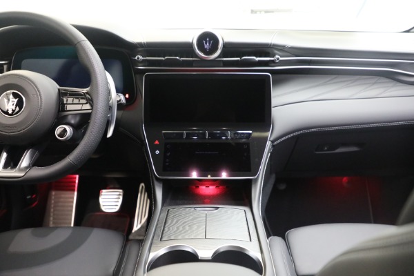 Used 2025 Maserati Grecale Modena for sale $61,116 at Alfa Romeo of Greenwich in Greenwich CT 06830 21