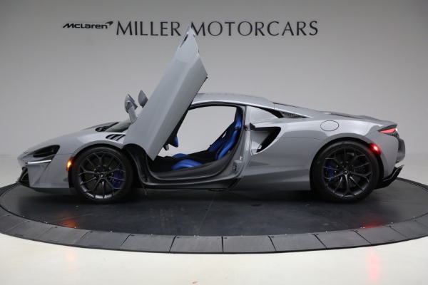 Used 2023 McLaren Artura for sale $184,900 at Alfa Romeo of Greenwich in Greenwich CT 06830 15