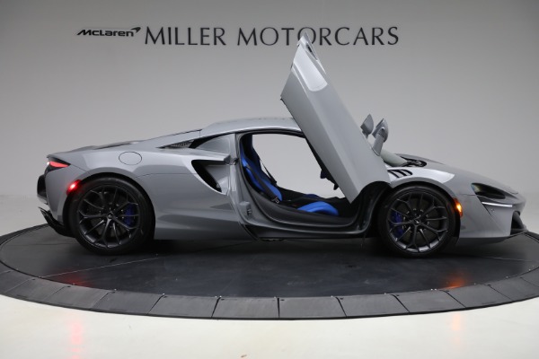 Used 2023 McLaren Artura for sale $184,900 at Alfa Romeo of Greenwich in Greenwich CT 06830 19