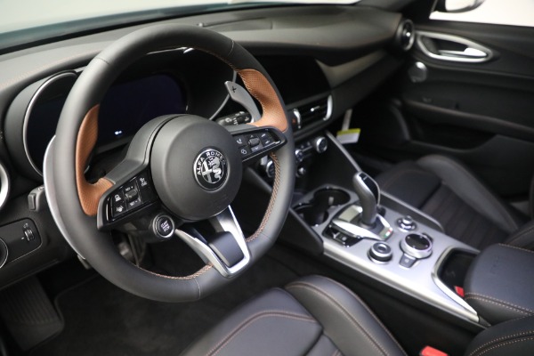 New 2025 Alfa Romeo Giulia Intensa for sale Sold at Alfa Romeo of Greenwich in Greenwich CT 06830 17