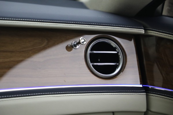 New 2026 Bentley Flying Spur for sale $281,720 at Alfa Romeo of Greenwich in Greenwich CT 06830 28