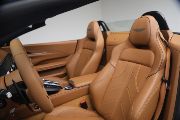 New 2026 Aston Martin Vantage Roadster for sale $260,300 at Alfa Romeo of Greenwich in Greenwich CT 06830 25