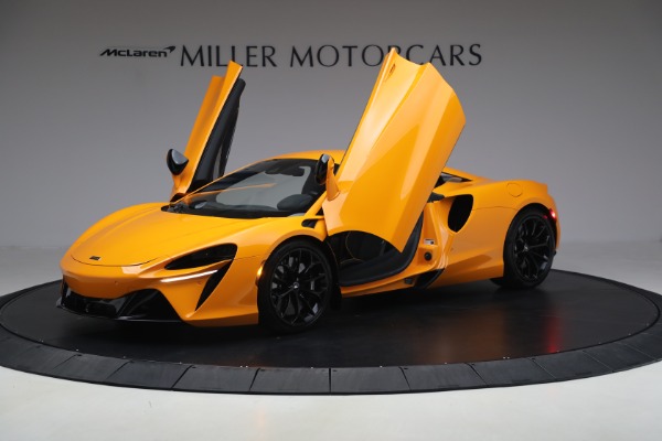 Used 2024 McLaren Artura Performance for sale $192,900 at Alfa Romeo of Greenwich in Greenwich CT 06830 14