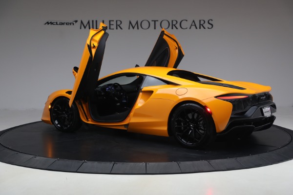 Used 2024 McLaren Artura Performance for sale $192,900 at Alfa Romeo of Greenwich in Greenwich CT 06830 16