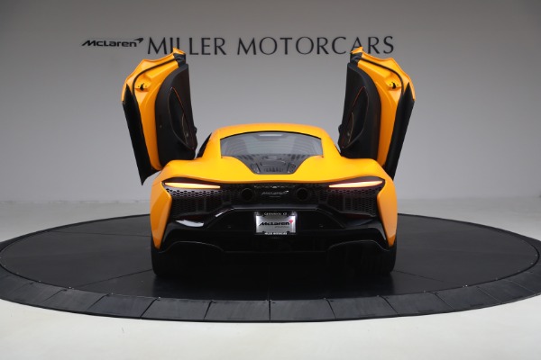 Used 2024 McLaren Artura Performance for sale $192,900 at Alfa Romeo of Greenwich in Greenwich CT 06830 17
