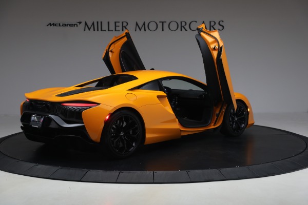 Used 2024 McLaren Artura Performance for sale $192,900 at Alfa Romeo of Greenwich in Greenwich CT 06830 18