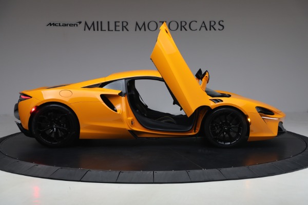 Used 2024 McLaren Artura Performance for sale $192,900 at Alfa Romeo of Greenwich in Greenwich CT 06830 19