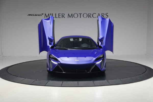 Used 2024 McLaren Artura Vision for sale $197,900 at Alfa Romeo of Greenwich in Greenwich CT 06830 13