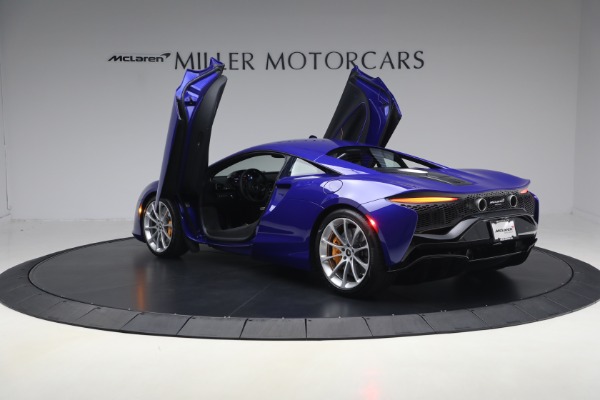 Used 2024 McLaren Artura Vision for sale $197,900 at Alfa Romeo of Greenwich in Greenwich CT 06830 16