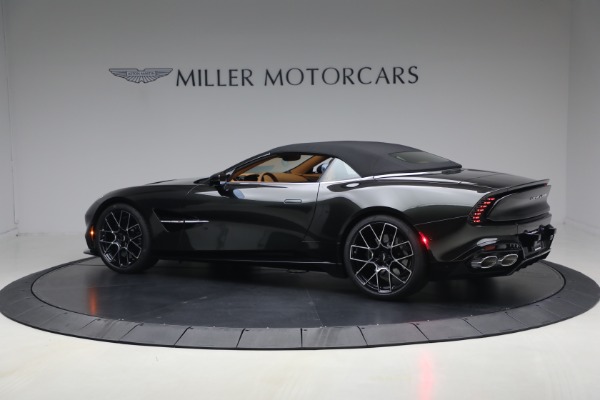 New 2026 Aston Martin Vanquish Volante for sale $581,800 at Alfa Romeo of Greenwich in Greenwich CT 06830 16