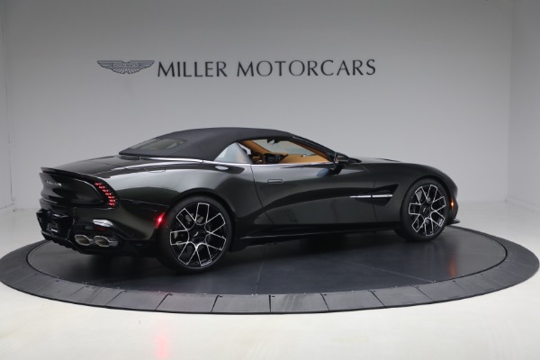 New 2026 Aston Martin Vanquish Volante for sale $581,800 at Alfa Romeo of Greenwich in Greenwich CT 06830 20