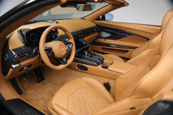 New 2026 Aston Martin Vanquish Volante for sale $581,800 at Alfa Romeo of Greenwich in Greenwich CT 06830 25