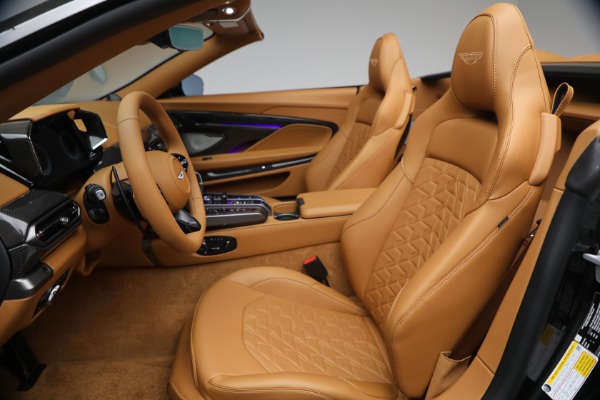 New 2026 Aston Martin Vanquish Volante for sale $581,800 at Alfa Romeo of Greenwich in Greenwich CT 06830 26