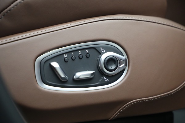 New 2026 Aston Martin DBX S for sale $274,900 at Alfa Romeo of Greenwich in Greenwich CT 06830 28