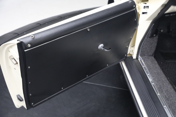 Used 1957 Porsche 356 Speedster 1600 Super for sale $434,900 at Alfa Romeo of Greenwich in Greenwich CT 06830 28