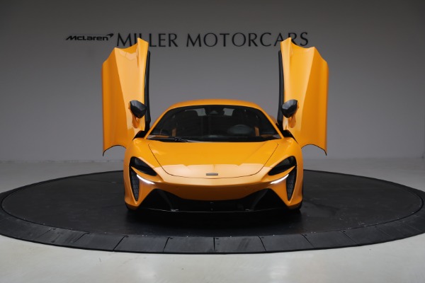 New 2026 McLaren Artura TechLux for sale $314,250 at Alfa Romeo of Greenwich in Greenwich CT 06830 13