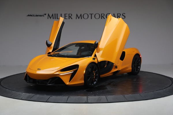 New 2026 McLaren Artura TechLux for sale $314,250 at Alfa Romeo of Greenwich in Greenwich CT 06830 14