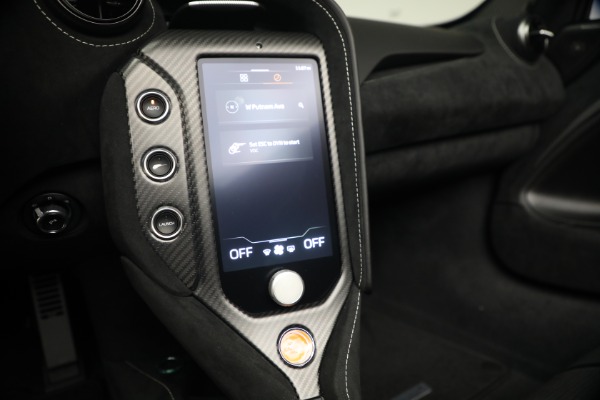 New 2026 McLaren 750S Spider Performance for sale $450,200 at Alfa Romeo of Greenwich in Greenwich CT 06830 28