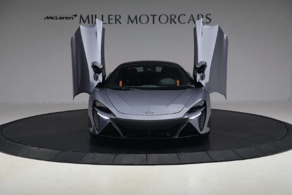 Used 2024 McLaren Artura Performance for sale $191,900 at Alfa Romeo of Greenwich in Greenwich CT 06830 14