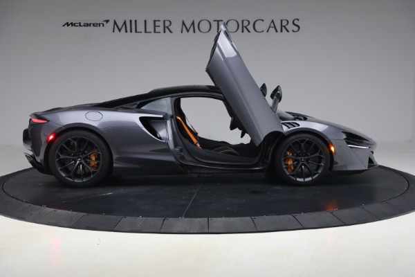 Used 2024 McLaren Artura Performance for sale $191,900 at Alfa Romeo of Greenwich in Greenwich CT 06830 20