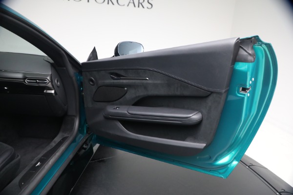 Used 2025 Aston Martin Vantage for sale $192,900 at Alfa Romeo of Greenwich in Greenwich CT 06830 24