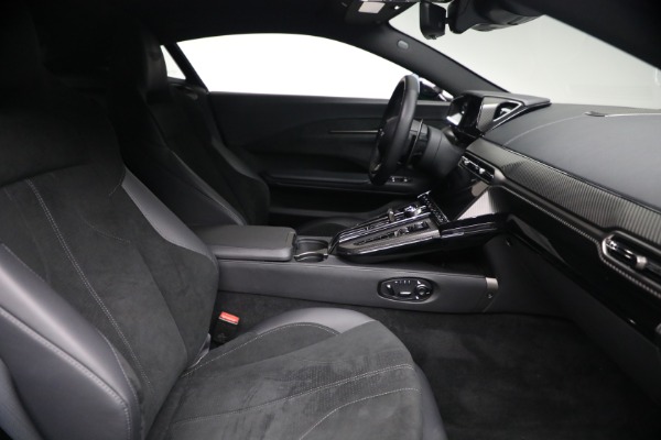 Used 2025 Aston Martin Vantage for sale $192,900 at Alfa Romeo of Greenwich in Greenwich CT 06830 26