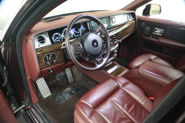Used 2018 Rolls-Royce Phantom EWB for sale $309,900 at Alfa Romeo of Greenwich in Greenwich CT 06830 14