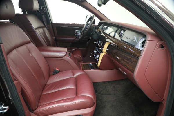 Used 2018 Rolls-Royce Phantom EWB for sale $309,900 at Alfa Romeo of Greenwich in Greenwich CT 06830 17