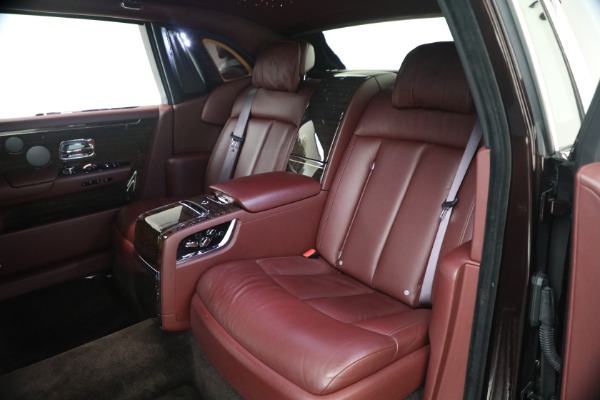 Used 2018 Rolls-Royce Phantom EWB for sale $309,900 at Alfa Romeo of Greenwich in Greenwich CT 06830 20