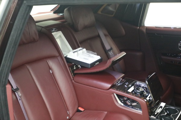 Used 2018 Rolls-Royce Phantom EWB for sale $309,900 at Alfa Romeo of Greenwich in Greenwich CT 06830 26