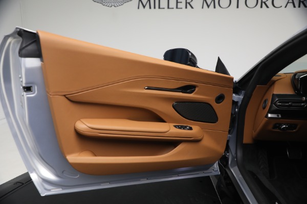 New 2026 Aston Martin Vantage S for sale $249,200 at Alfa Romeo of Greenwich in Greenwich CT 06830 13