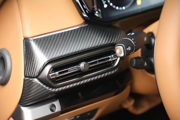 New 2026 Aston Martin Vantage S for sale $249,200 at Alfa Romeo of Greenwich in Greenwich CT 06830 22