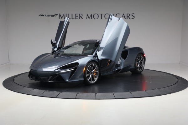 New 2026 McLaren Artura Performance for sale $305,700 at Alfa Romeo of Greenwich in Greenwich CT 06830 13